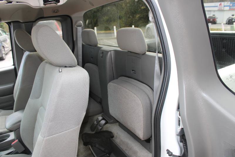Used 2015 Nissan Frontier S image 13