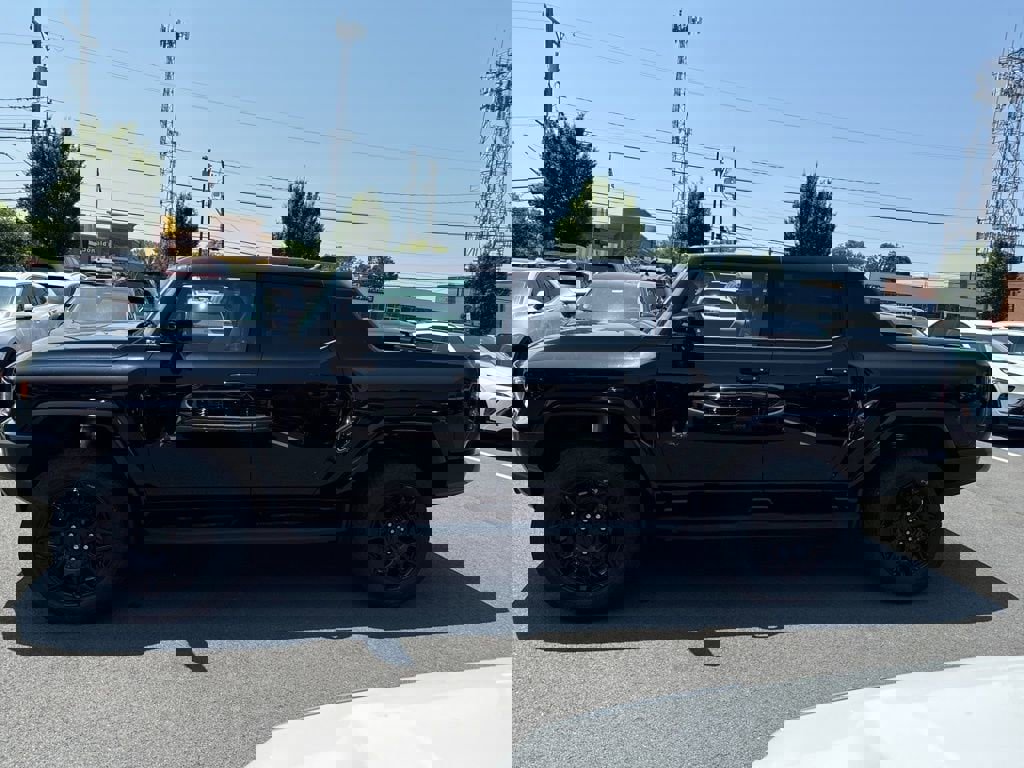 New 2025 GMC Hummer EV 2X w/ LPO, Dark Essentials Package image 4