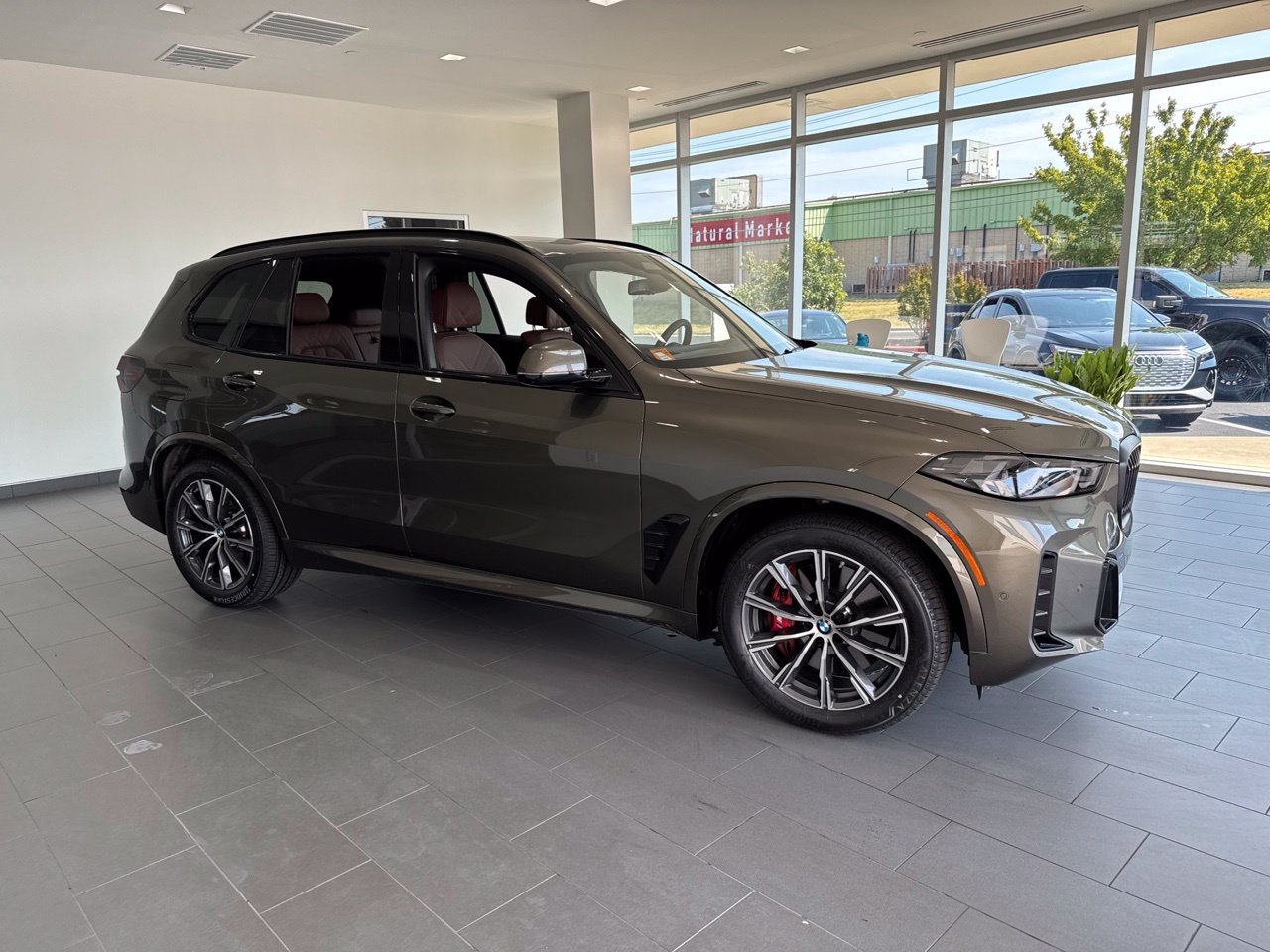 Used 2026 BMW X5 xDrive50e w/ M Sport Package AWD/4WD image 1