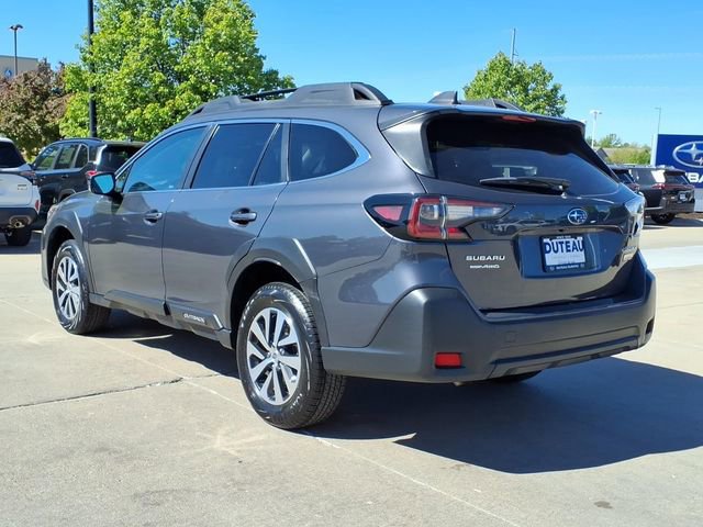 Used 2024 Subaru Outback Premium AWD/4WD image 3