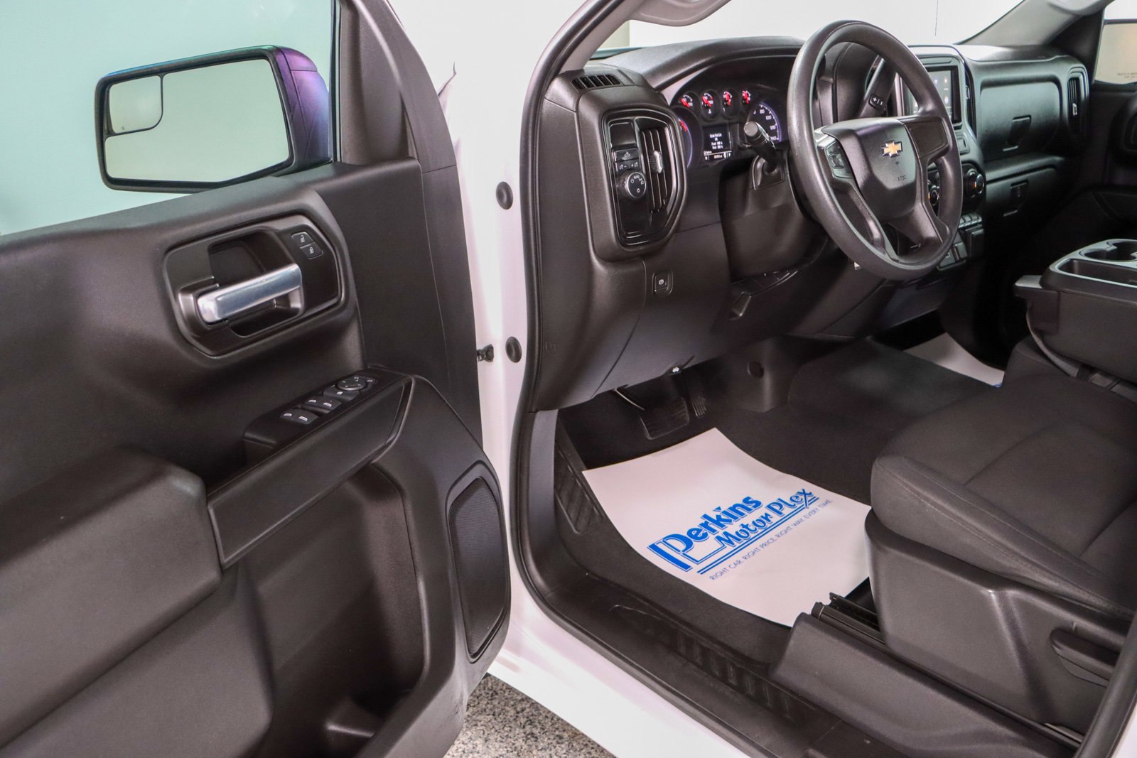 Used 2021 Chevrolet Silverado 1500 Custom RWD image 3
