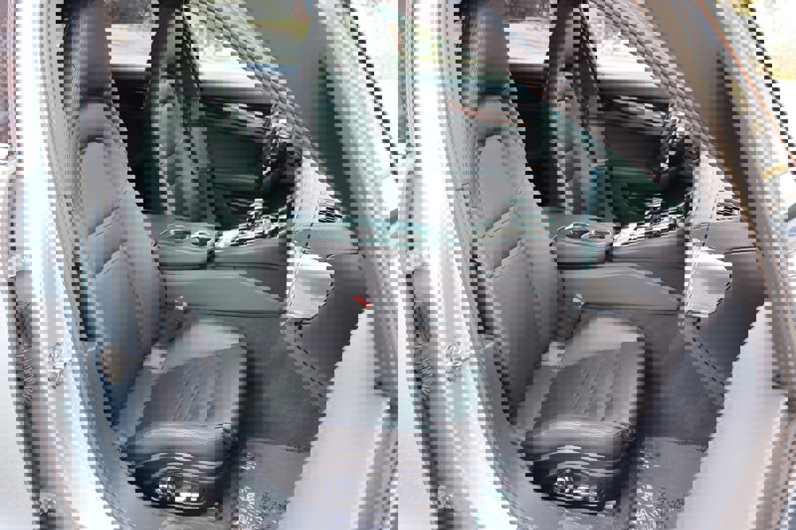 Used 2018 Porsche Panamera 4 w/ Premium Package Plus image 20