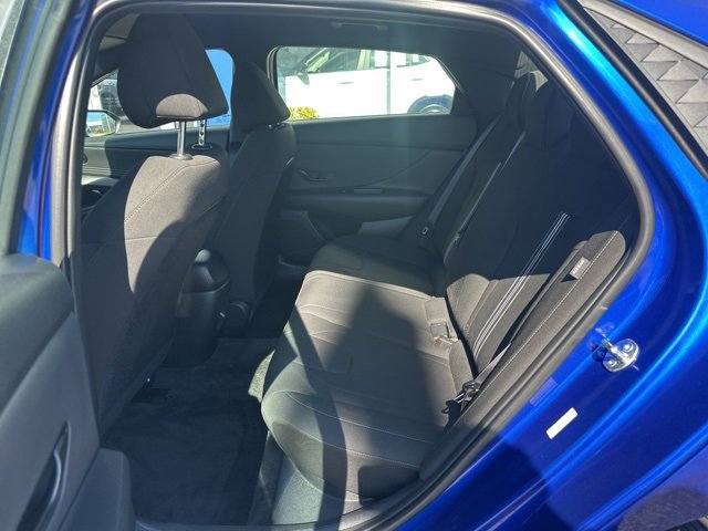 Certified 2025 Hyundai Elantra Sport image 33
