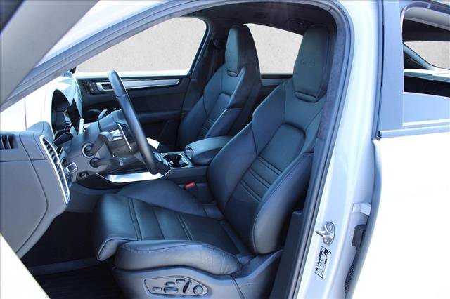 Used 2023 Porsche Cayenne Turbo AWD/4WD image 19