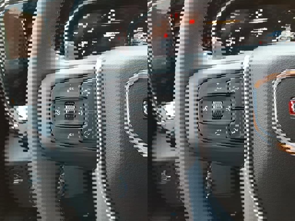 New 2026 GMC Sierra 1500 SLT image 17