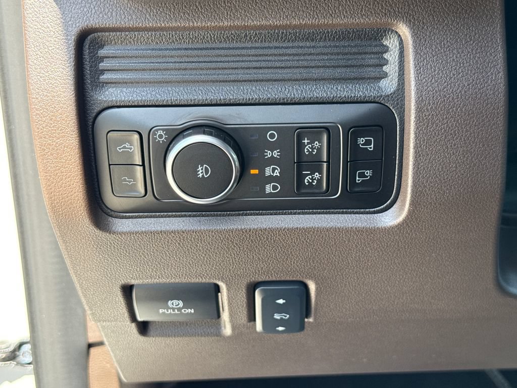 Certified 2025 Ford F350 King Ranch AWD/4WD image 16