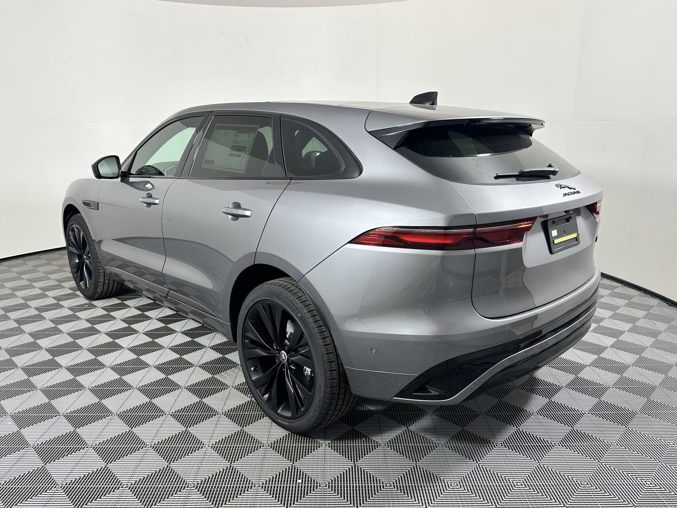 Used 2026 Jaguar F-PACE R-Dynamic S image 3