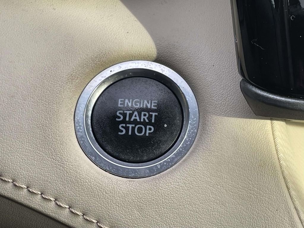 Used 2021 Toyota Highlander XLE image 37