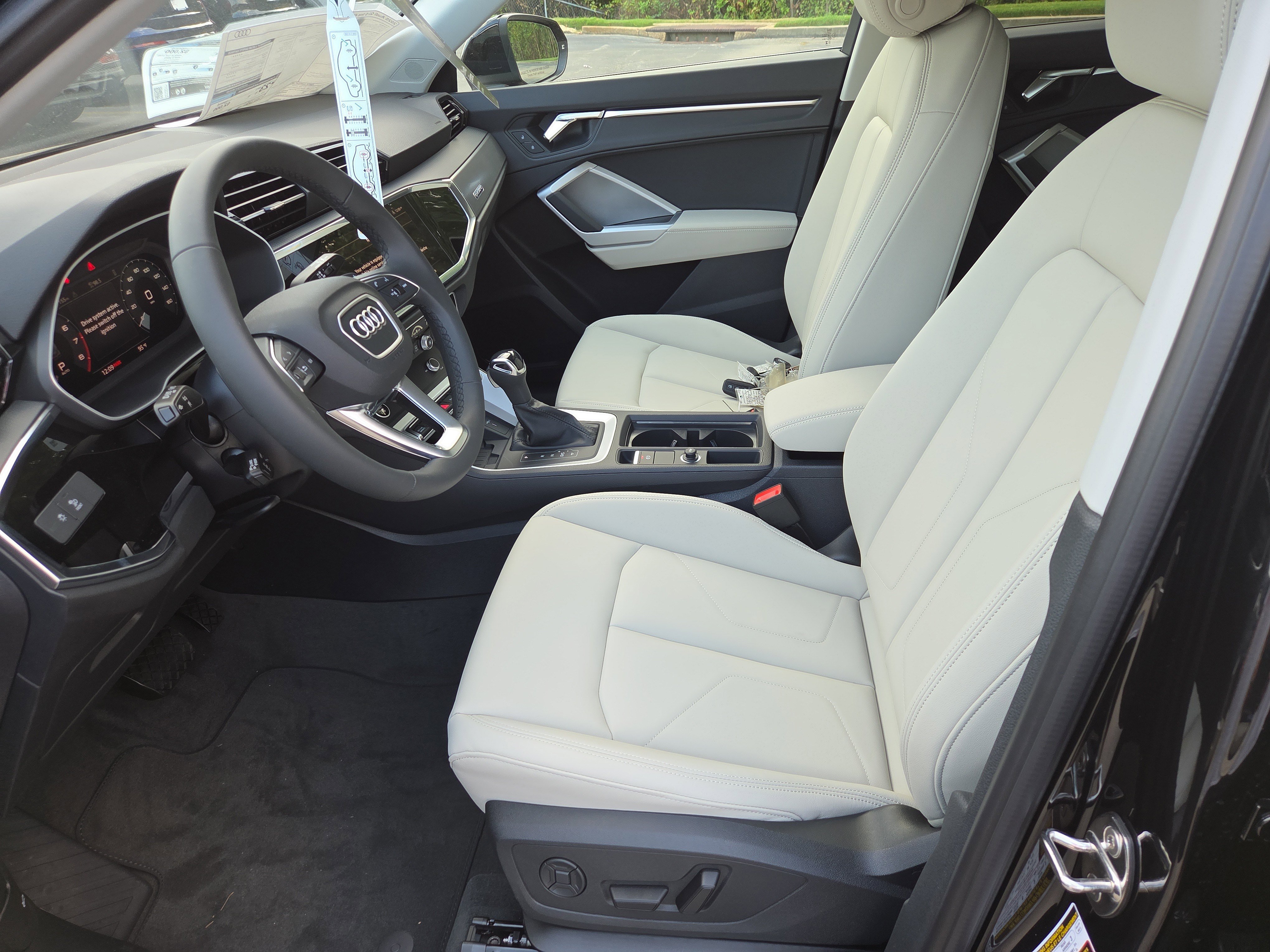 New 2025 Audi Q3 2.0T Premium image 4