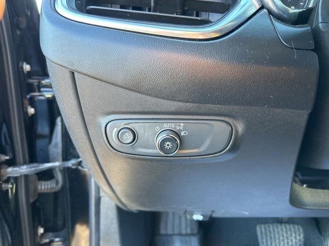 Used 2022 Chevrolet Equinox LS w/ LS Convenience Package image 19