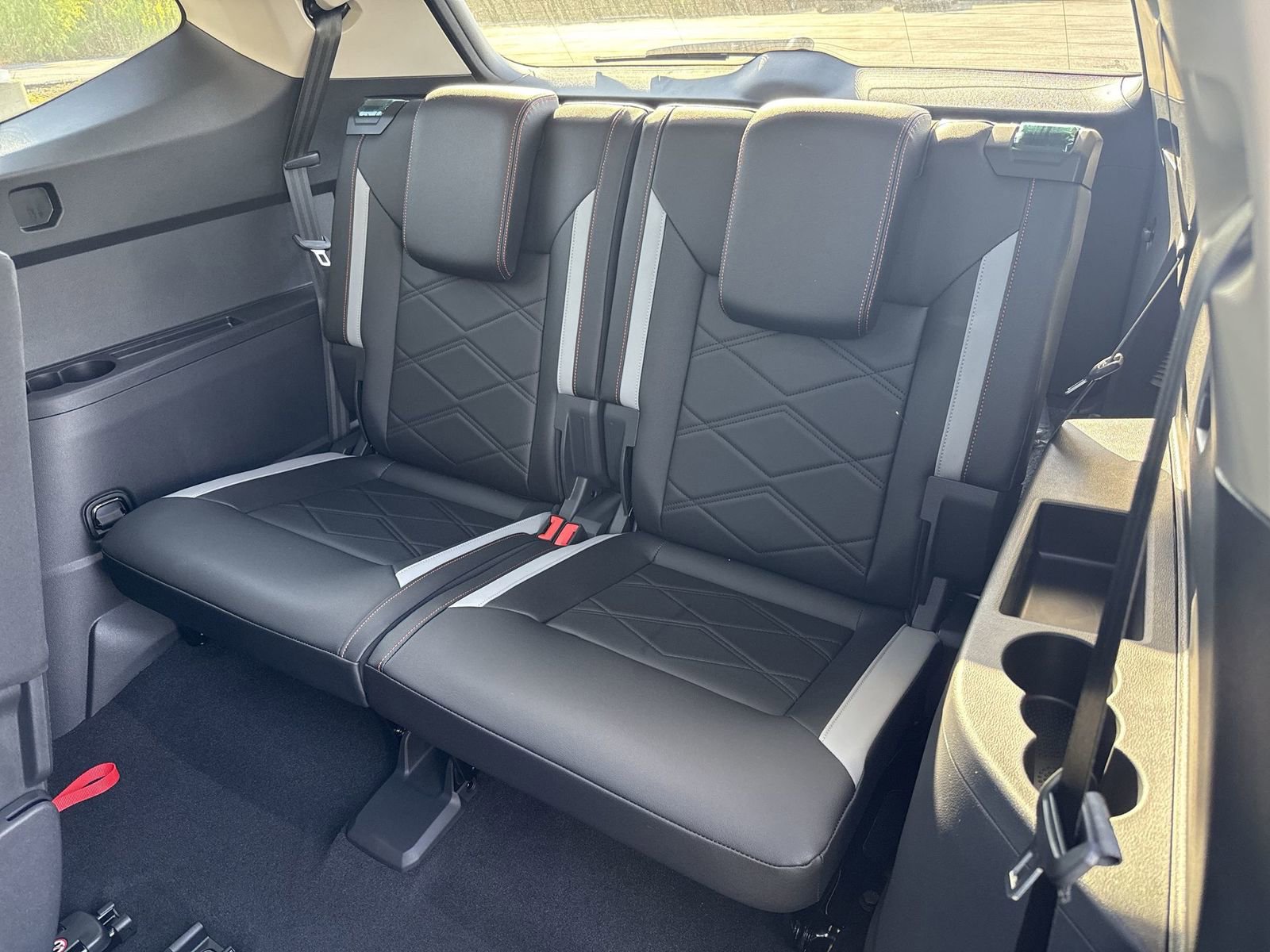 New 2025 Volkswagen Atlas Peak Edition SE image 25