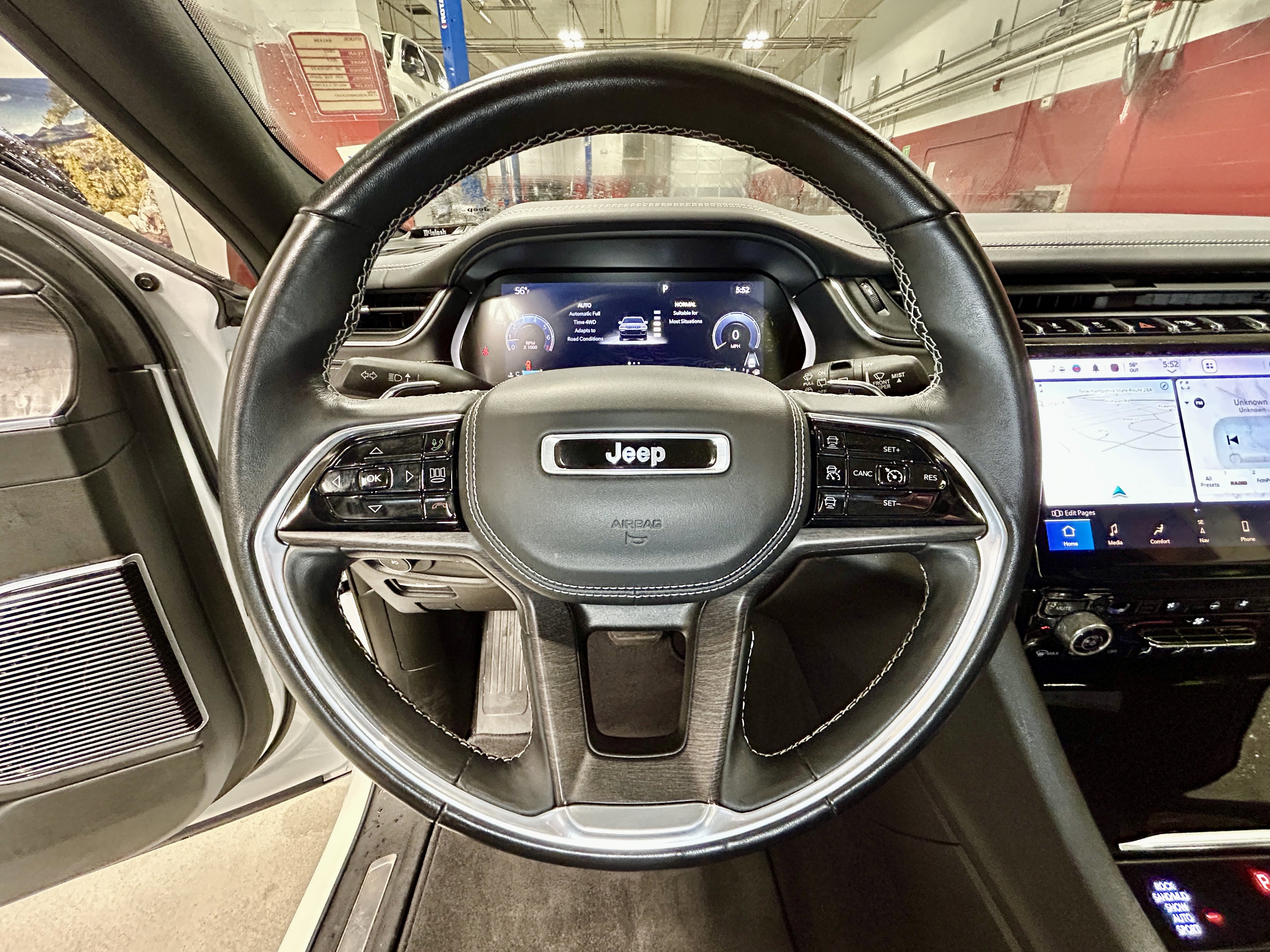 Certified 2022 Jeep Grand Cherokee L Overland w/ MOPAR Finishing Package AWD/4WD image 19