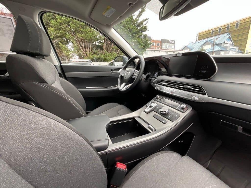 Used 2022 Hyundai Palisade SEL w/ Winter Package image 18