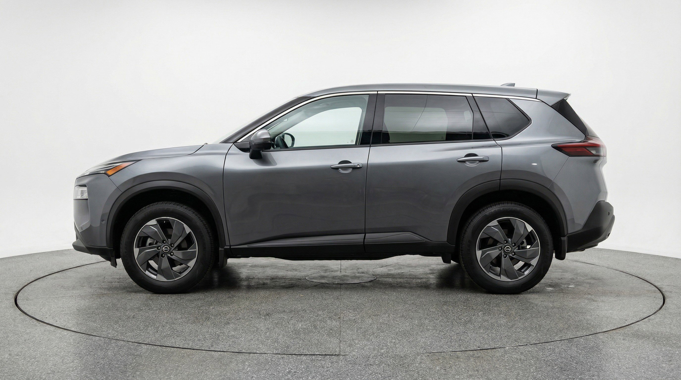 Used 2025 Nissan Rogue SV FWD image 5
