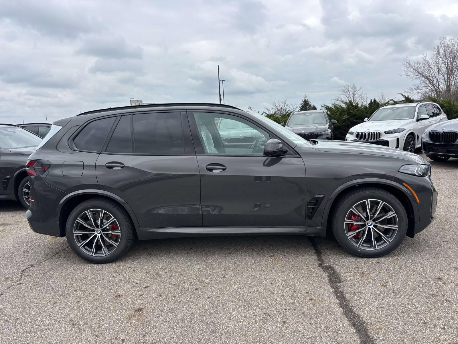 New 2026 BMW X5 xDrive50e image 4