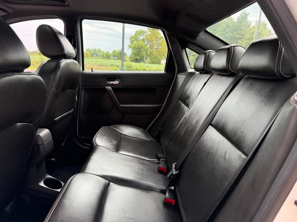 Used 2010 Ford Focus SEL FWD image 15