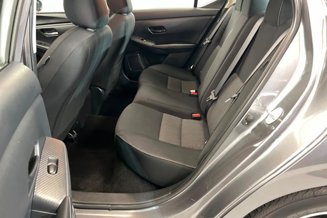 Used 2024 Nissan Sentra SV FWD image 21