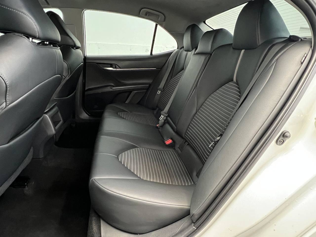 Used 2018 Toyota Camry XSE image 10