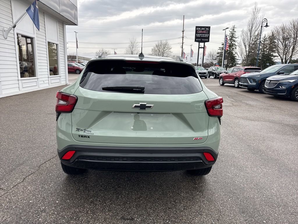 Certified 2024 Chevrolet Trax RS w/ Driver Confidence Package FWD image 6