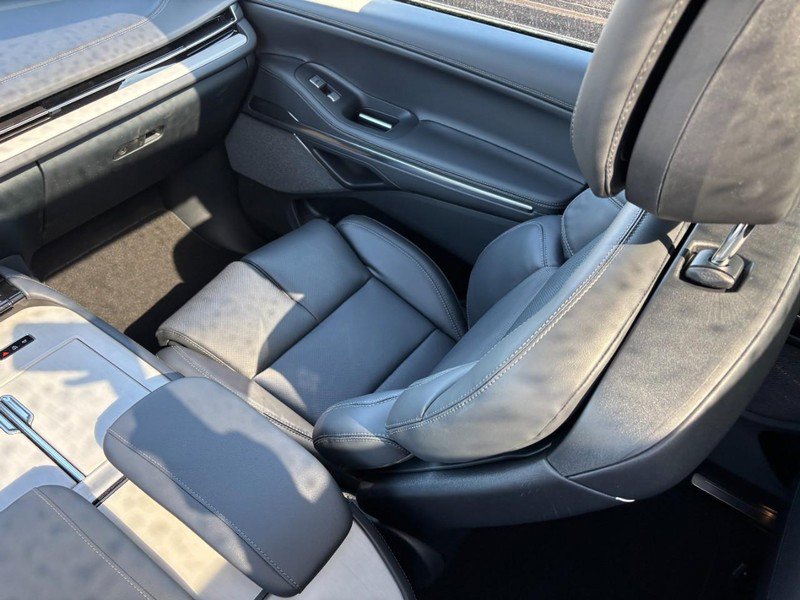 New 2026 Lincoln Navigator Reserve w/ Jet Appearance Package AWD/4WD image 14