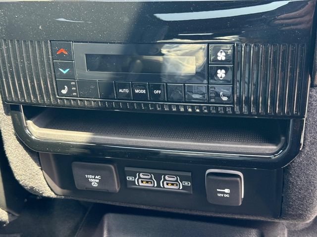 New 2026 Jeep Grand Wagoneer L Limited w/ Premium Group II AWD/4WD image 16