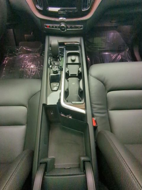 Used 2023 Volvo XC60 B5 Plus w/ Climate Package AWD/4WD image 22