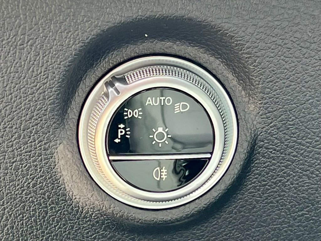 Certified 2023 Mercedes-Benz C 300 4MATIC Sedan image 30