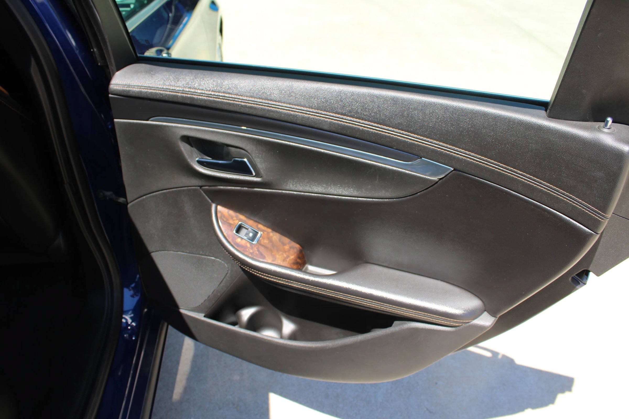 Used 2014 Chevrolet Impala LTZ FWD image 23