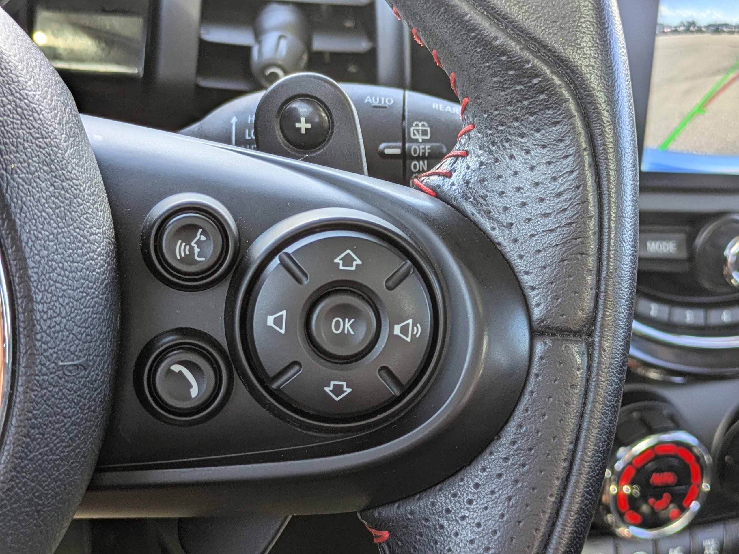 Used 2019 MINI Cooper S w/ Premium Package image 31