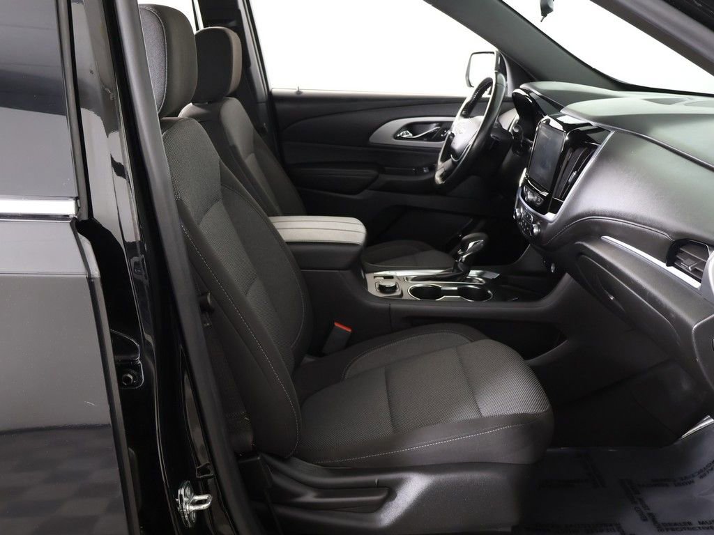 Used 2022 Chevrolet Traverse LT image 32