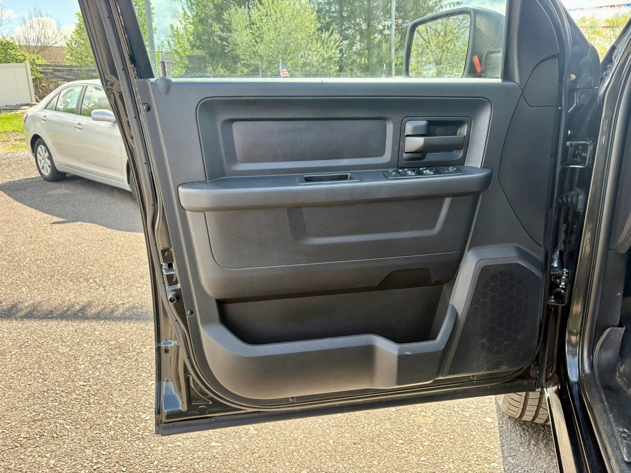 Used 2017 RAM 1500 Express w/ Black Ram 1500 Express Group image 10