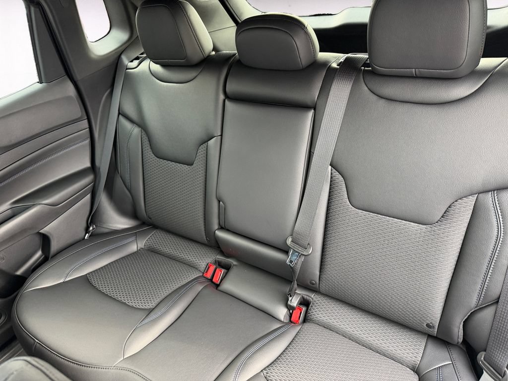 New 2026 Jeep Compass Latitude AWD/4WD image 13