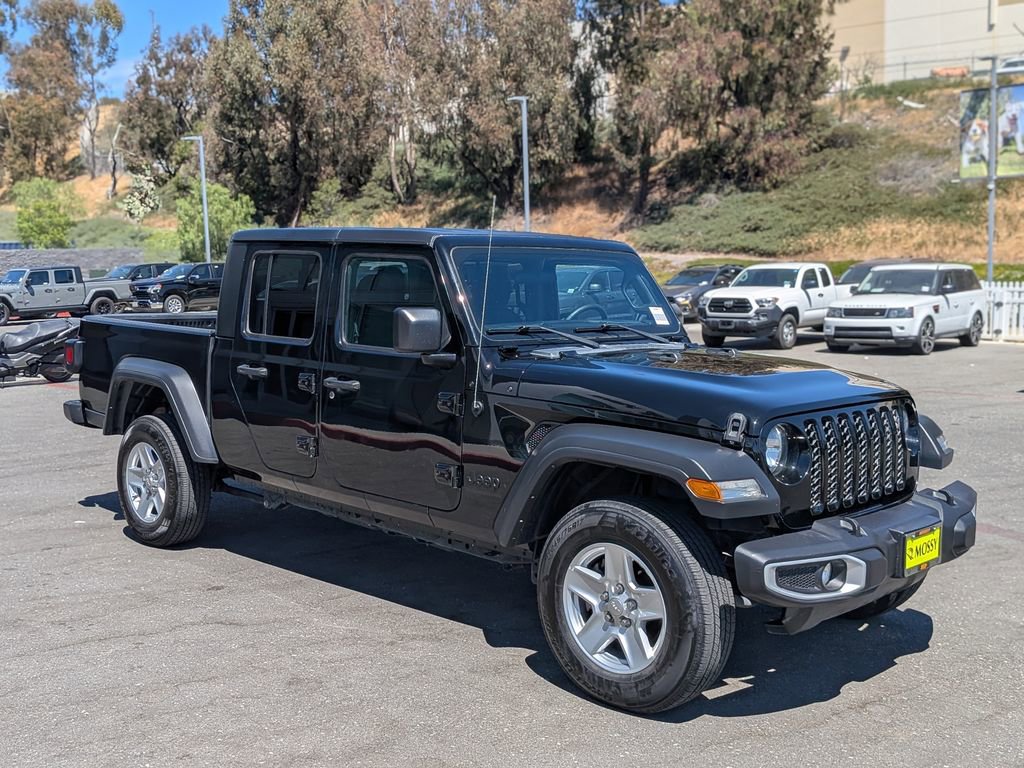 Used 2023 Jeep Gladiator Sport image 9