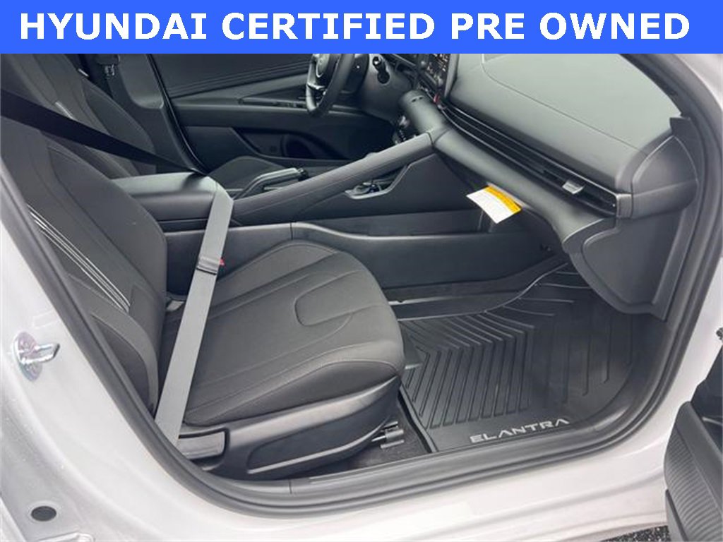 Certified 2025 Hyundai Elantra Sport image 13