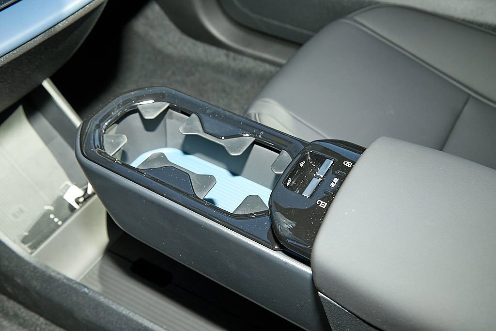 New 2026 Volvo EX30 Ultra w/ Protection Package Premier image 15