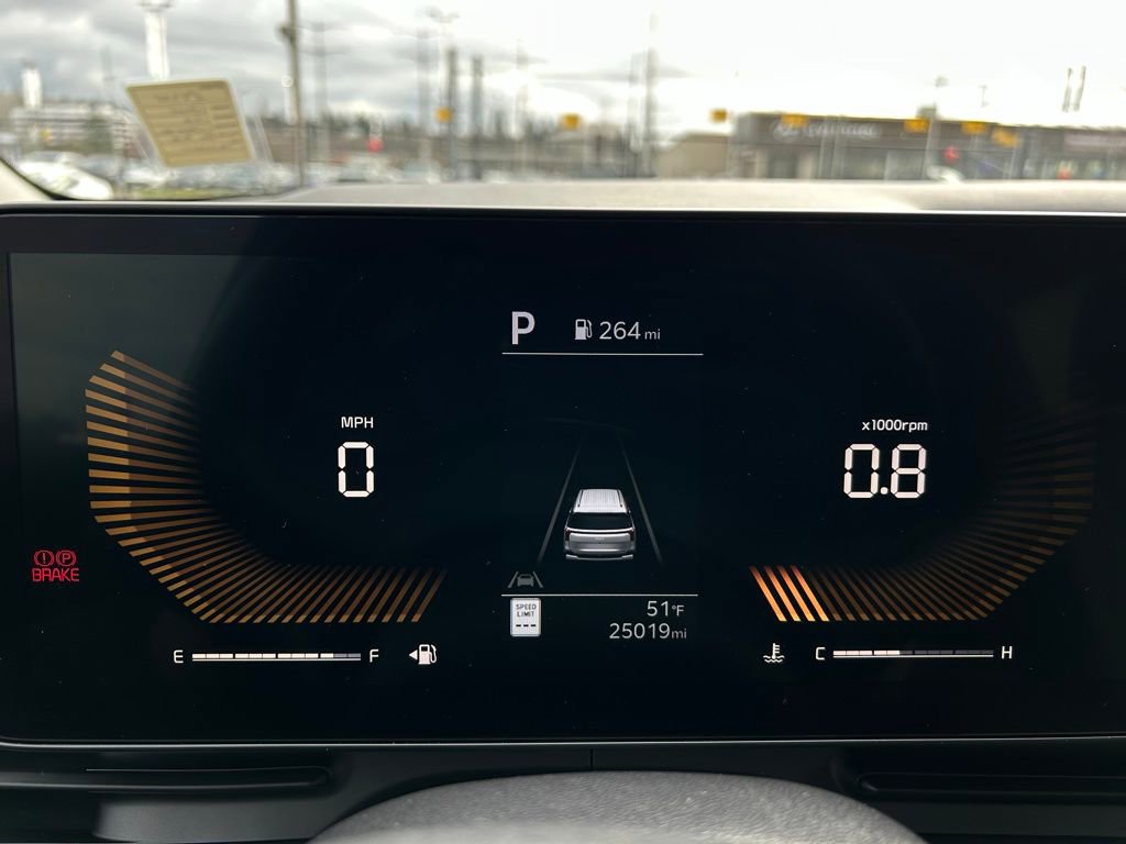 Used 2025 Kia Carnival image 16