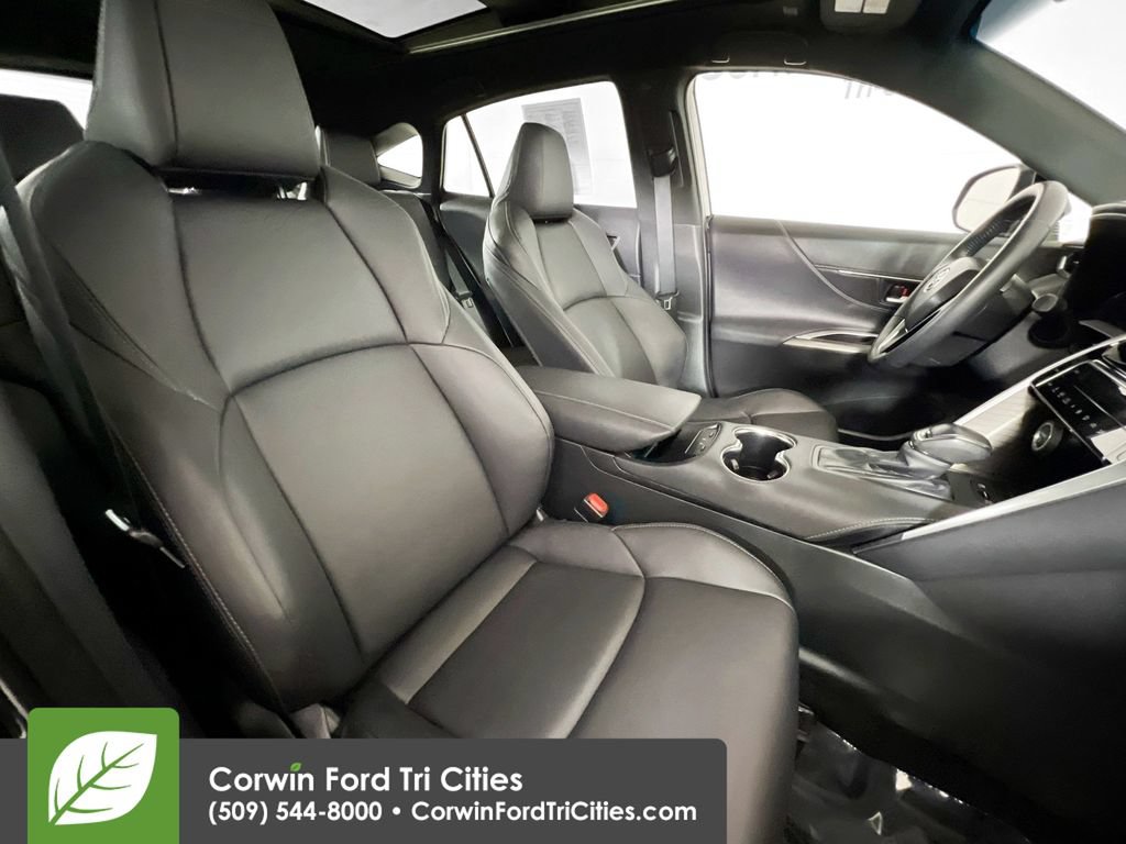 Used 2024 Toyota Venza Nightshade AWD/4WD image 18