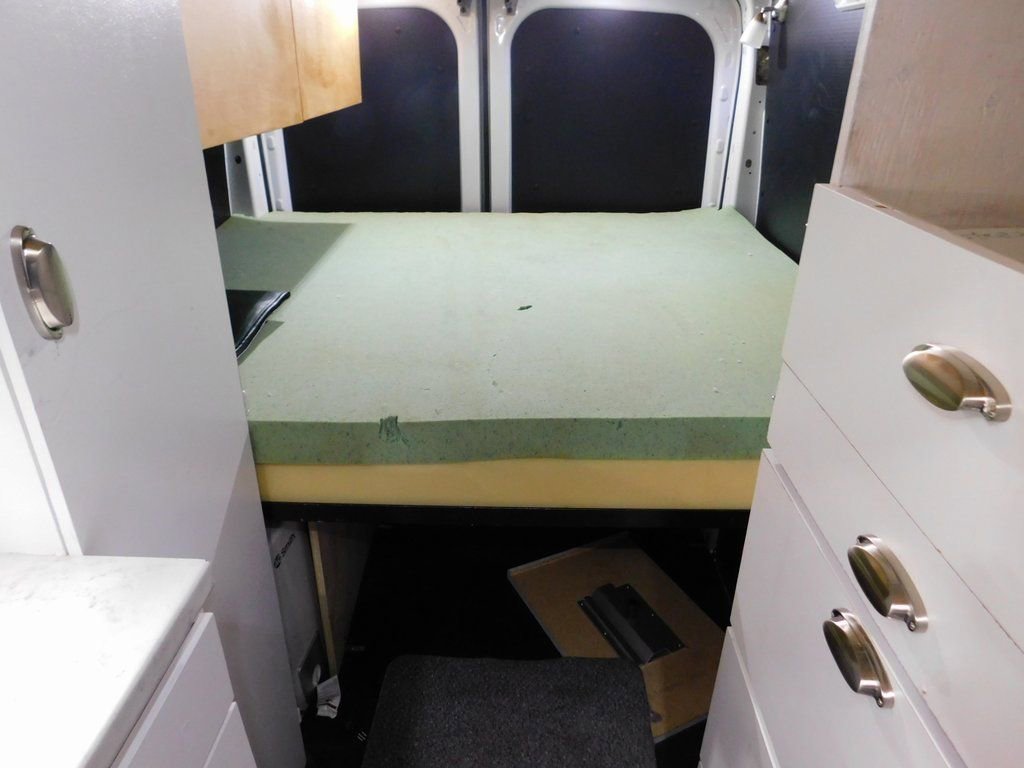 Used 2019 Ford Transit 250 148 Medium Roof RWD image 48