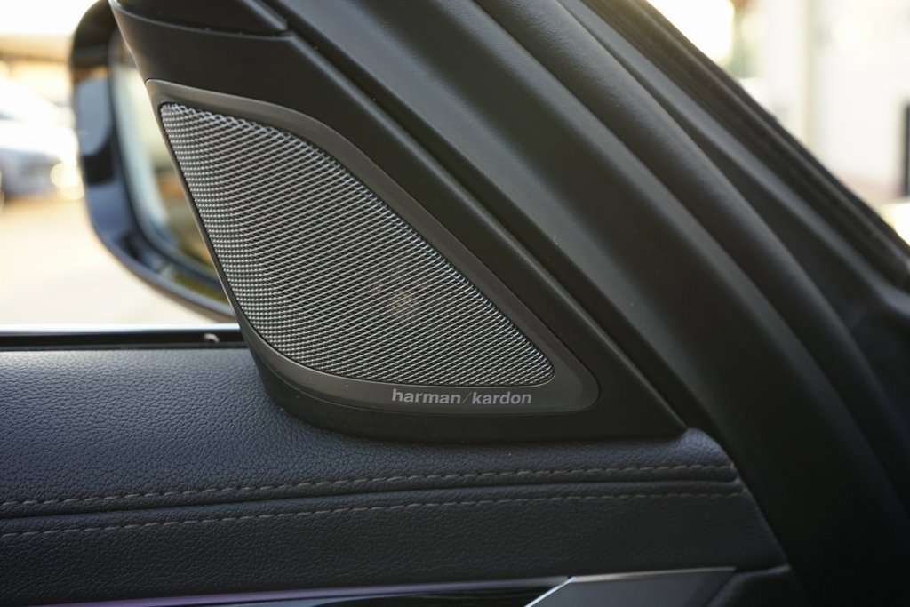 Used 2018 BMW 740i image 19