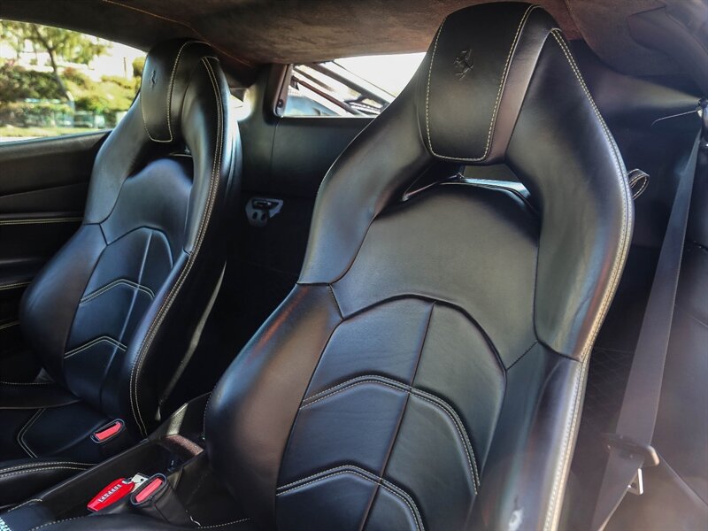 Used 2016 Ferrari 488 GTB RWD image 31