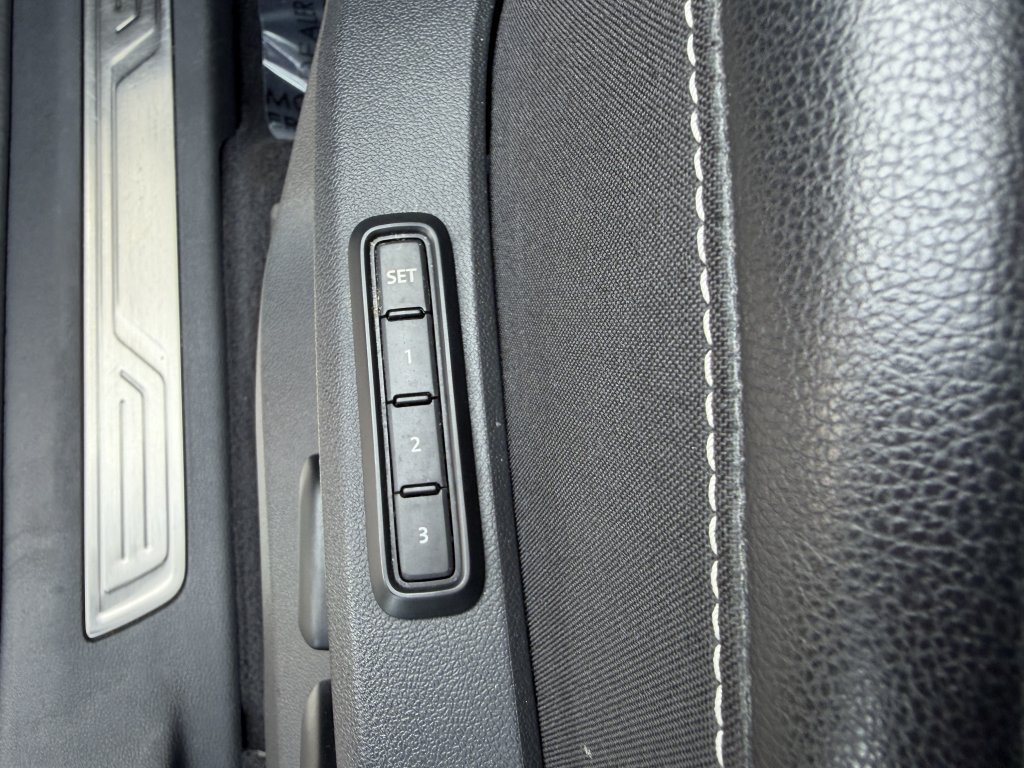 Used 2024 Volkswagen Atlas SEL AWD/4WD image 34