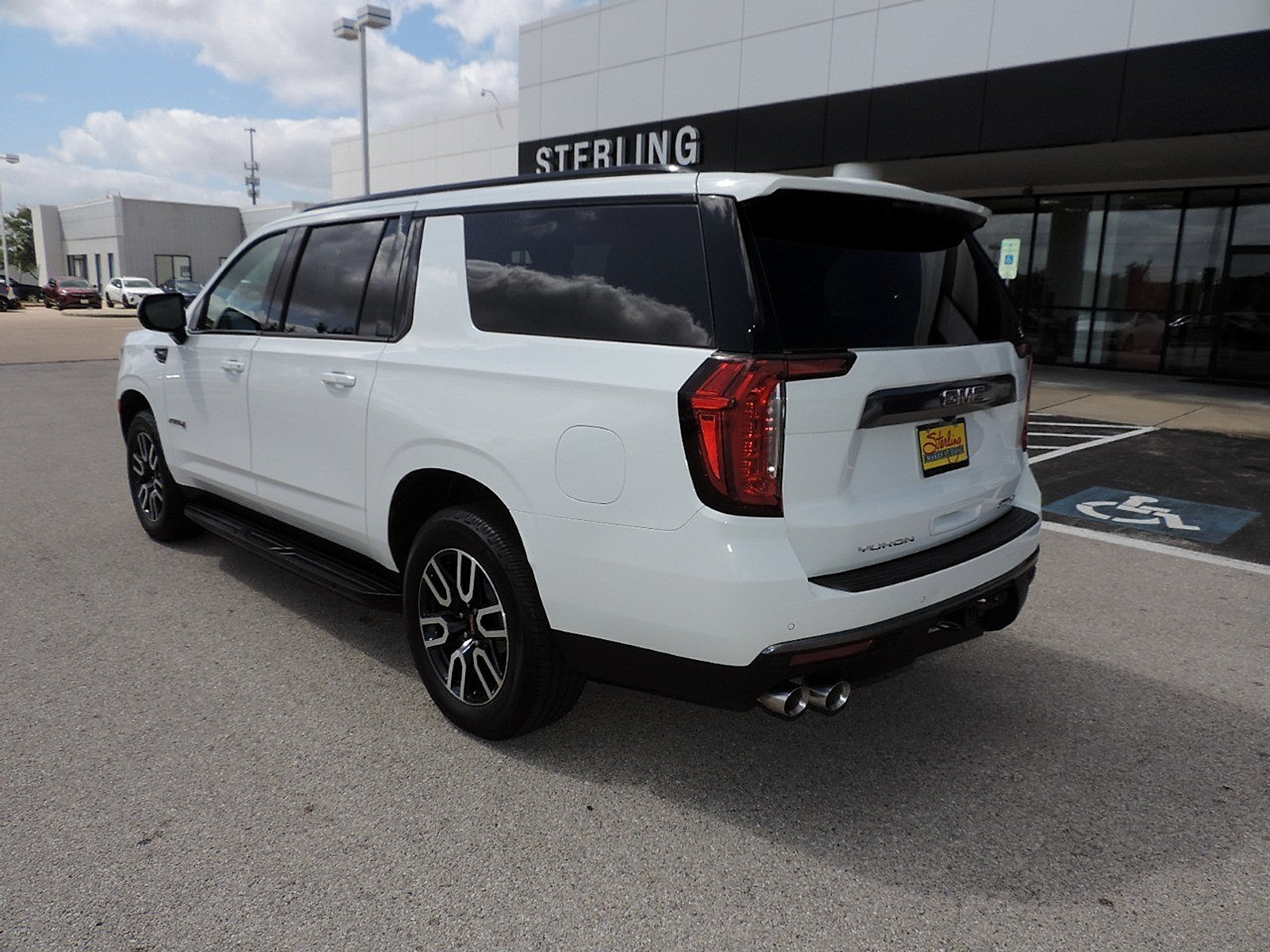 Certified 2024 GMC Yukon XL AT4 AWD/4WD image 7