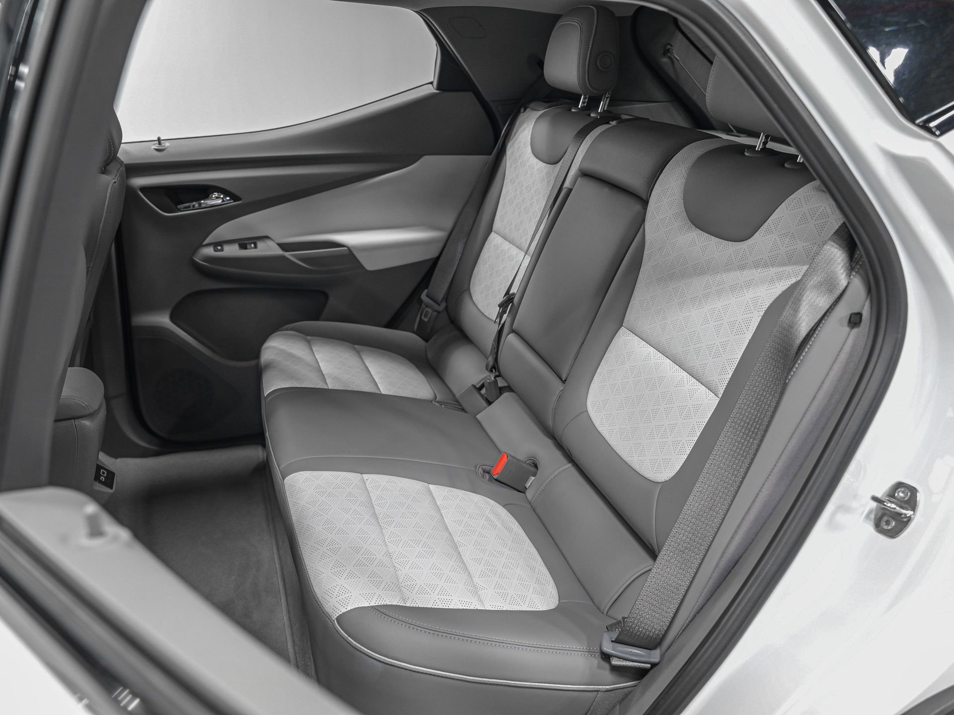 Used 2022 Chevrolet Bolt EUV Premier w/ Sun & Sound Package image 29