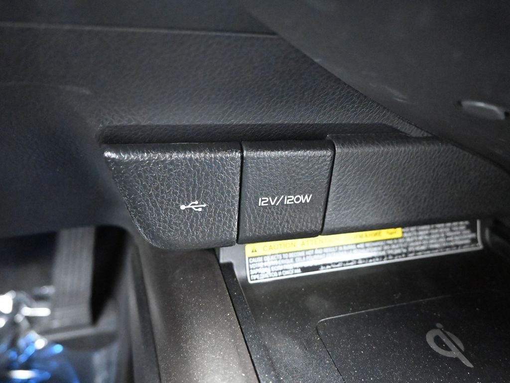 Used 2021 Toyota Camry XSE FWD image 31