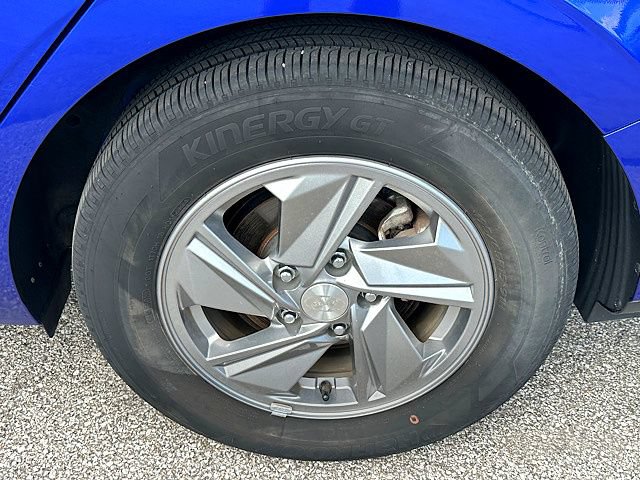 Certified 2025 Hyundai Elantra SE w/ Cargo Package FWD image 28