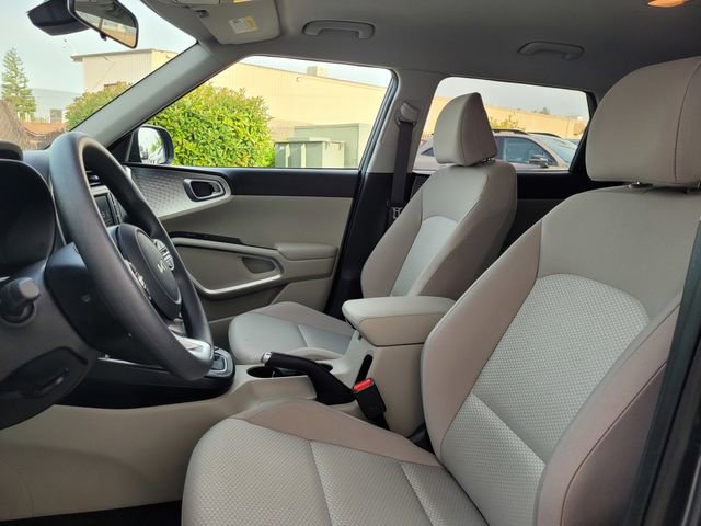 Certified 2025 Kia Soul LX w/ LX Technology Package image 13