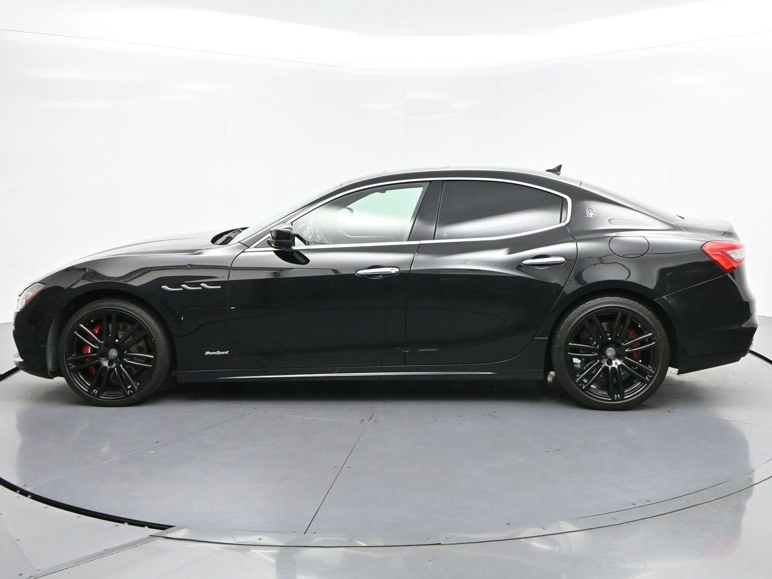 Used 2018 Maserati Ghibli S GranSport RWD image 4