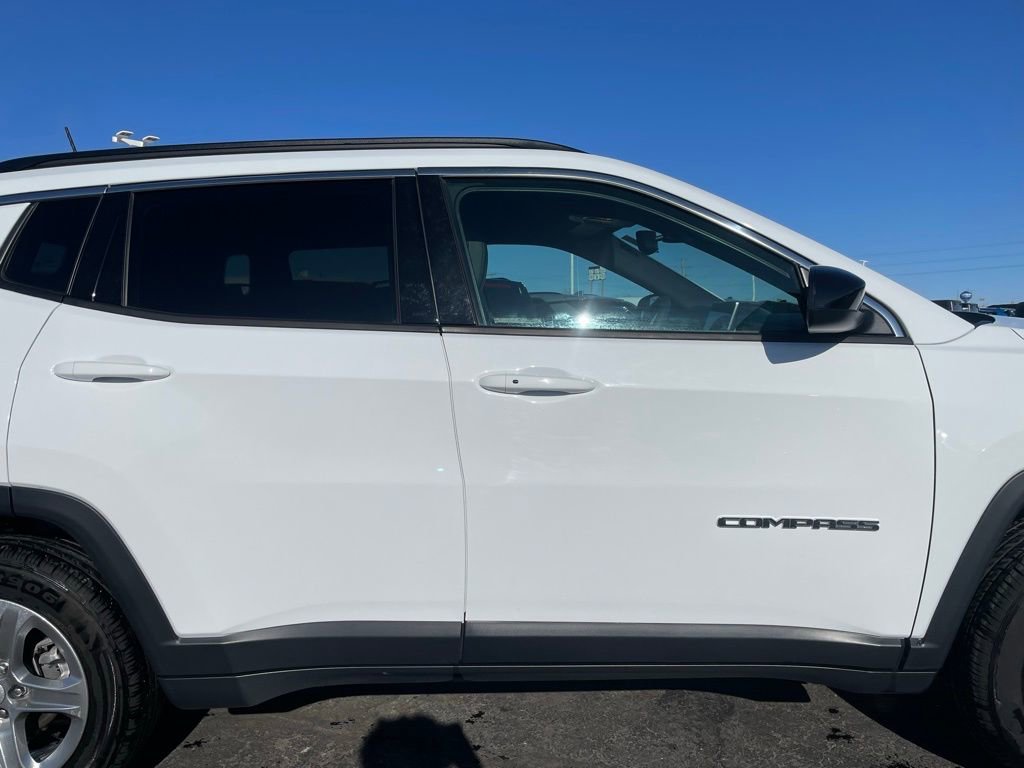 Used 2024 Jeep Compass Latitude image 25