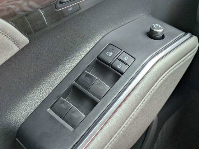 Used 2021 Toyota Highlander Platinum image 28