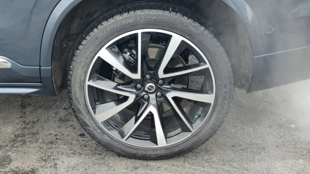 Certified 2023 Volvo XC90 B5 Plus w/ Protection Package Premier image 32